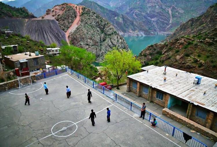 (عکس) زمین فوتبالی بر فراز کوه ها (عکس) زمین فوتبالی بر فراز کوه ها