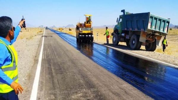 عملیات آسفالت حفاظتی در سطح 52 کیلومتر از راه های جنوب سیستان عملیات آسفالت حفاظتی در سطح 52 کیلومتر از راه های جنوب سیستان و بلوچستان اجرا شد